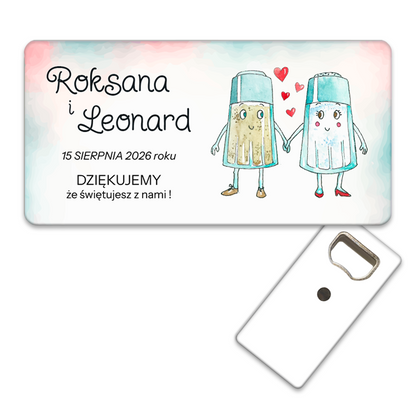 Urocze solniczki i pieprzniczki z motywem kochającej pary - personalizowany otwieracz do butelek dla gości weselnych.