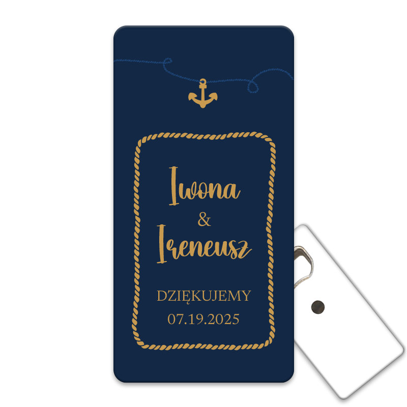 Personalizowany otwieracz do butelek dla gości weselnych z modnym morskim motywem, linką i kotwicą na granatowym tle.