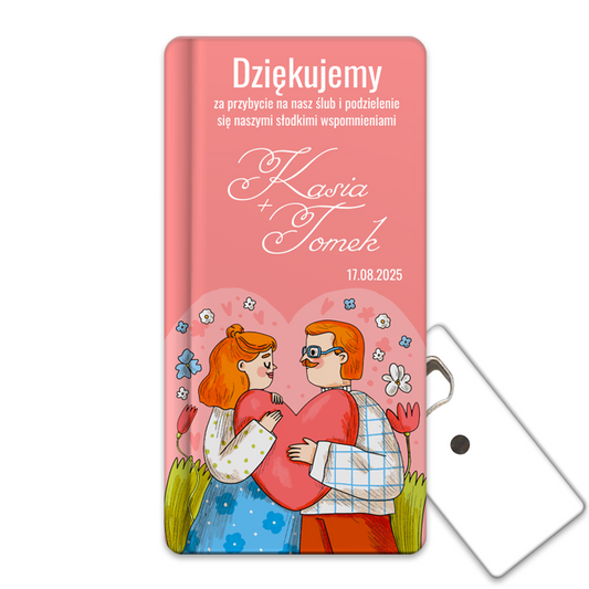 Personalizowany otwieracz do butelek dla gości weselnych z rysunkiem mężczyzny i kobiety trzymającej serce - Ślubne prezenty dla gości!